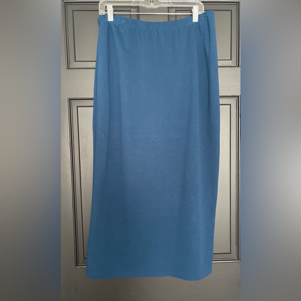 Nuggles skirt